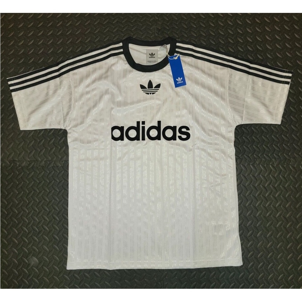 Adidas trefoil tee  size xl men’s NWT Black & white